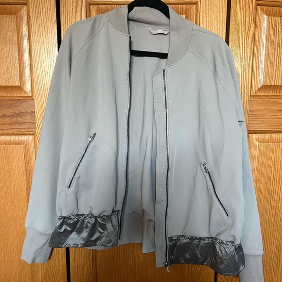 Lululemon jacket - Picture 1 of 3